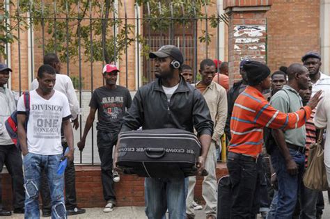 Imigrantes haitianos se espalham pelo Brasil após fechamento de centro no Acre | Sociedade | EL ...