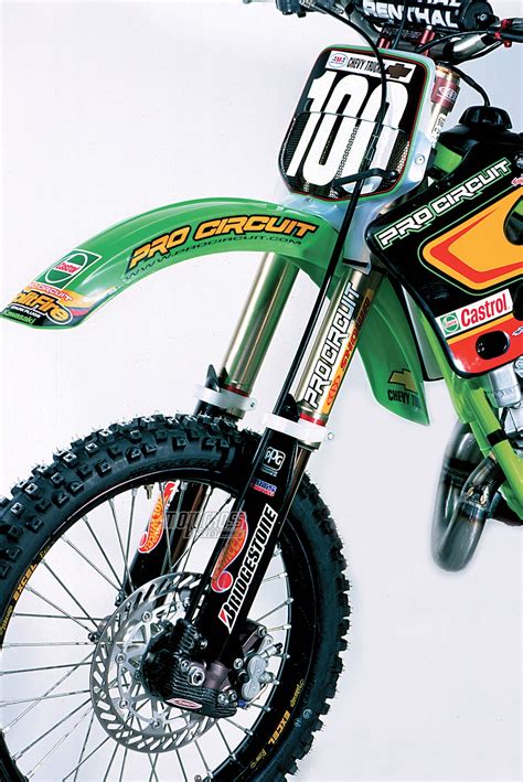 MXA RETRO TEST: WE RIDE MIKE BROWN’S 2001 PRO CIRCUIT KAWASAKI KX125 - Motocross Action Magazine