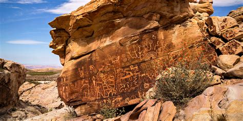 Gold Butte National Monument Petroglyphs // ADVENTR.co