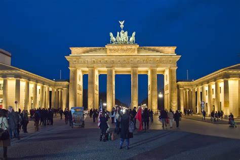 Top 15 Facts about the Brandenburg Gate - Discover Walks Blog