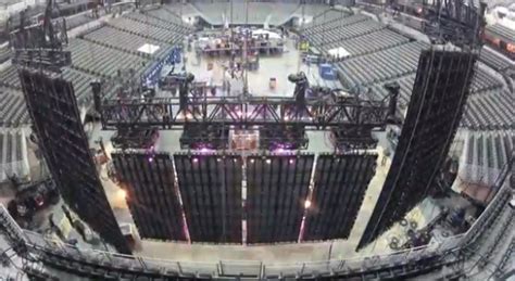 A Time-Lapse of the Maroon 5 Overexposed Tour Load-In | Jim On Light