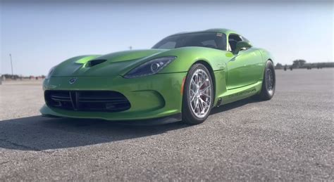 Watch This Calvo Dodge Viper Spit Flames, Lay Down 3,300 HP on Dyno