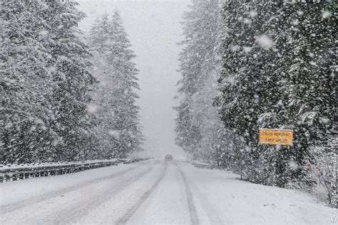 Snow transforms Oregon Cascades into a wintry wonderland | KATU