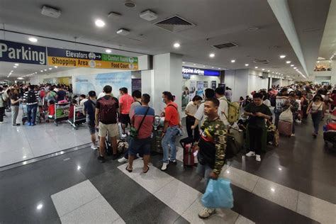 Power outage grounds NAIA Terminal 3 flights | The Manila Times