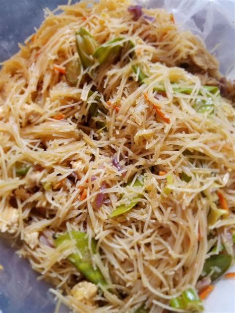 Quick and Easy Filipino Pancit - Daily Recipes