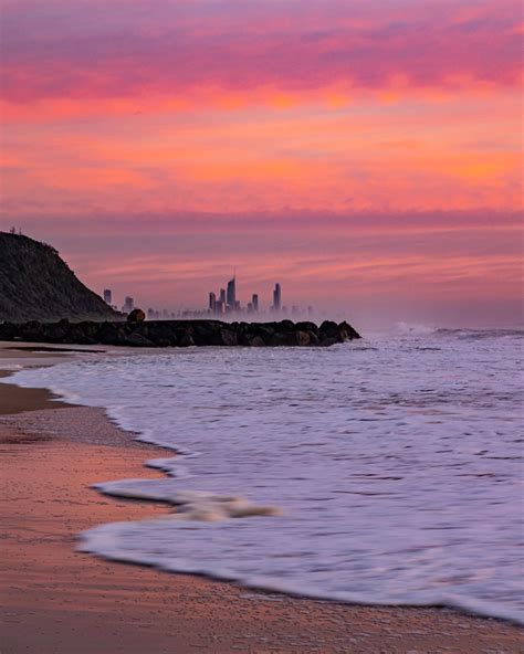 🇦🇺 Sunrise (Palm Beach, Gold Coast, QLD, Australia) by David Rowe ...