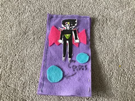 Throwback to when I made a spamton phonecase at school. : r/Deltarune