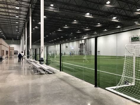 Indoor Artificial Turf Field | Rent this location on Giggster