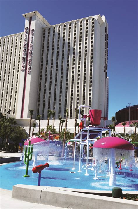 Circus Circus Hotel & Casino Las Vegas Pool: Pictures & Reviews - Tripadvisor