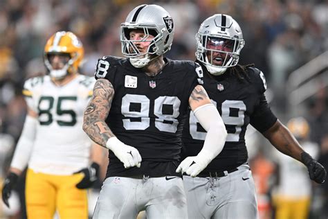 Maxx Crosby and the Raiders defense never stopped fighting in win over ...