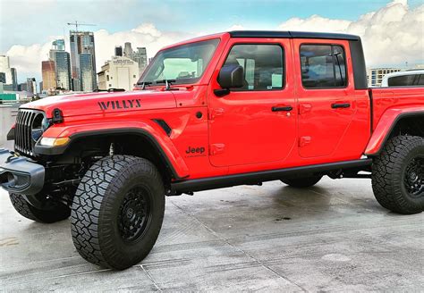 2021 Jeep Gladiator Willys lift kit - Mopar + Rhinos | Jeep Gladiator ...