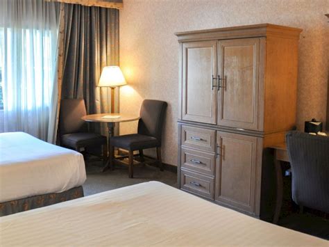 Fresno Hotel Accommodations | Suites & Rooms Near Fresno Airport