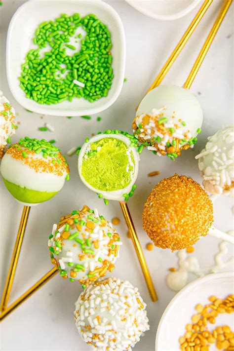 green cakes pops on a white background | Green cake, Cake pops, Cake ...