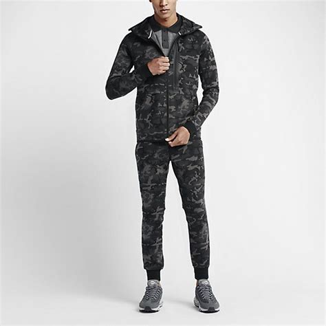 Nike – Tech Fleece Camo Pack | #SNKR Releases