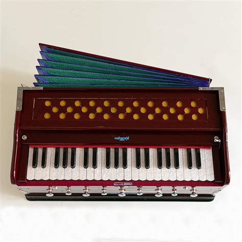 Harmonium Buying Guide: How to Buy a Harmonium, Reviews, Top Picks