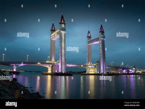 Kuala Terengganu Drawbridge at night, Terengganu, Malaysia Stock Photo ...