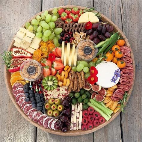 Round charcuterie platter in 2020 | Charcuterie platter, Charcuterie, Charcuterie board | Party ...