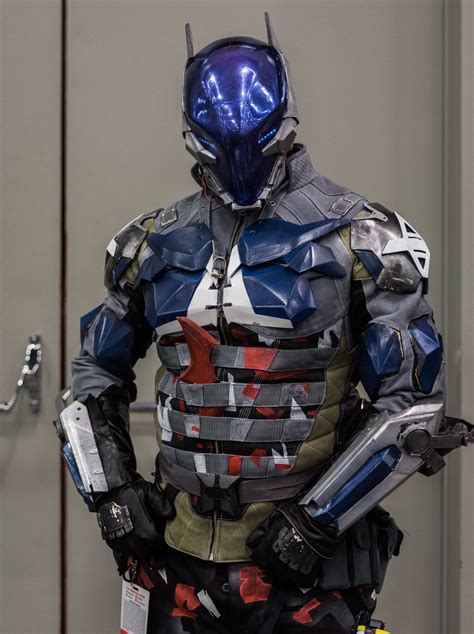 You've seen it here before, the Arkham Knight Cosplay Suit, Here it is ...