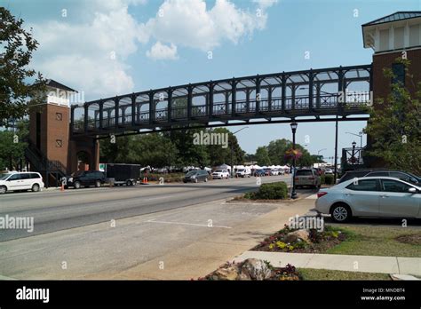 Pedestrian bridge over road hi-res stock photography and images - Alamy