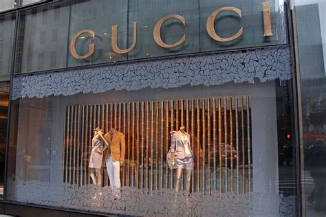 New York City Fifth Avenue 725 00 Gucci Window Display