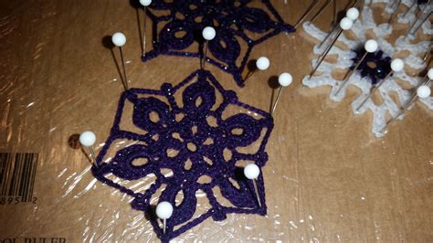 Tutorial for Stiffening Crochet Snowflakes | Crochet snowflakes, Holiday crochet, Snowflakes