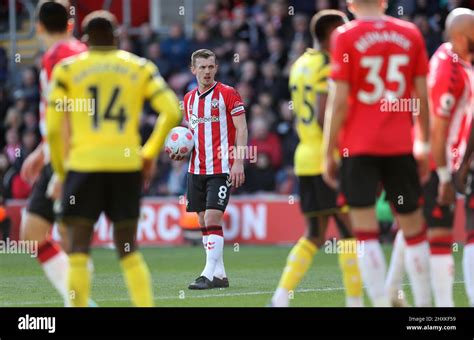 Ward prowse free kick 2022 hi-res stock photography and images - Alamy