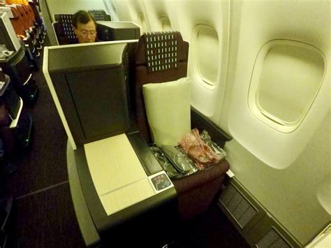 Review: Japan Airlines Boeing 767 Business Class | Upon Boarding