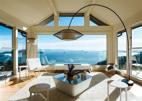 20 Gorgeous Living Rooms with Ocean Views