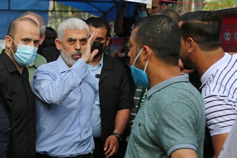 Hamas leader makes first appearance since ceasefire, mourns fallen ...