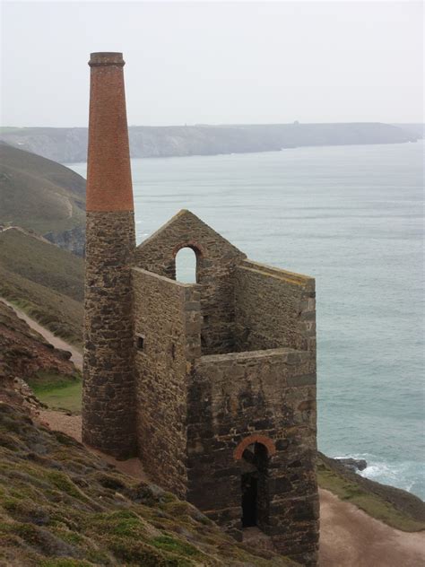 Cornwall’s Ruined Tin Mines Listed as Must-See Place before You Die [PHOTOS]