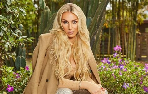 Charlotte Flair Net Worth | Age | Weight | Children | Instagram | Bio ...