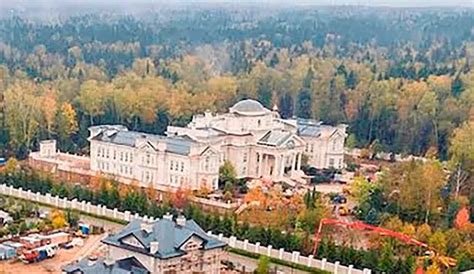 Inside Vladimir Putin's '£200m palace' shrouded in secrecy in ...