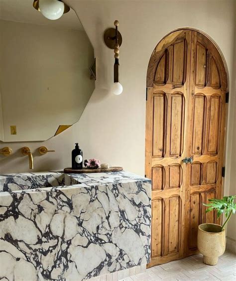 11 Marble Bathroom Vanity Ideas