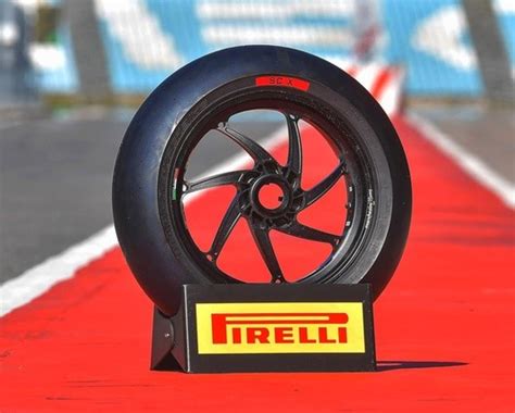 Pirelli renews and expands the range of motorcycle and scooter tyres for racing - Jason ...