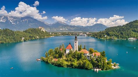 14 Best Lakes in Europe | PlanetWare