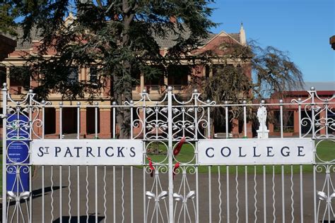 St Patrick's College Ballarat principal denies allegations of 'workplace culture issues' - ABC News