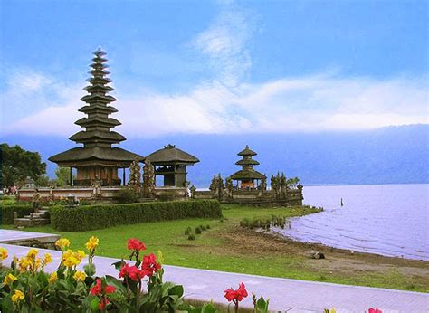 10 Most Beautiful Places in Indonesia to Visit | Most beautiful places in the world | Download ...