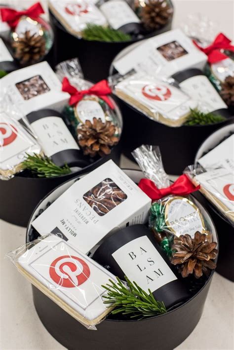 CLIENT GIFTS// Black white and red Pinterest holiday client gift ...