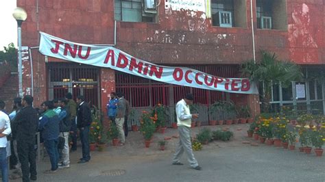 In 143rd Academic Council Meeting, JNU Teachers and Students Put Their Feet Down