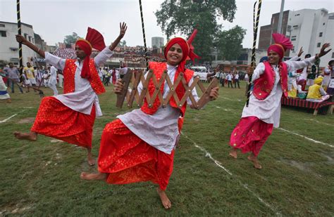 Punjabi traditional folk dance Bhangra captivates global audience ...