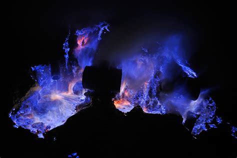 Kawah Ijen by night - Photos - The Big Picture - Boston.com