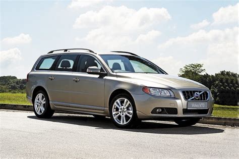 Volvo V70 station wagon review | Torque