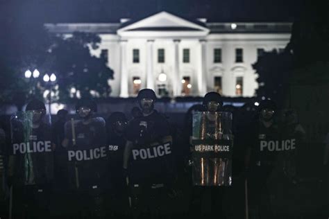 The White House lights turned off as protests raged outside - Vox