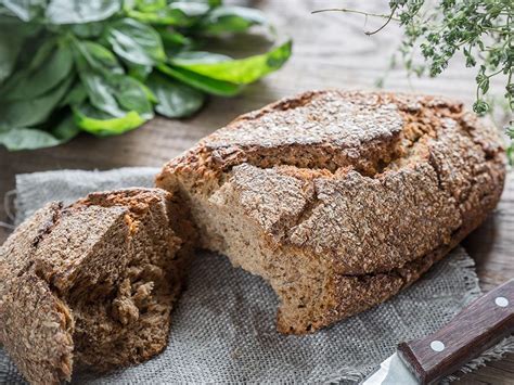 Why Pumpernickel Bread is Good For You | Reader's Digest Canada