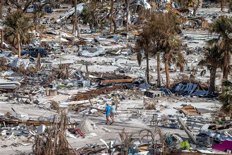 Hurricane Ian 1 month later: Images show destruction left in hardest-hit regions - ABC News