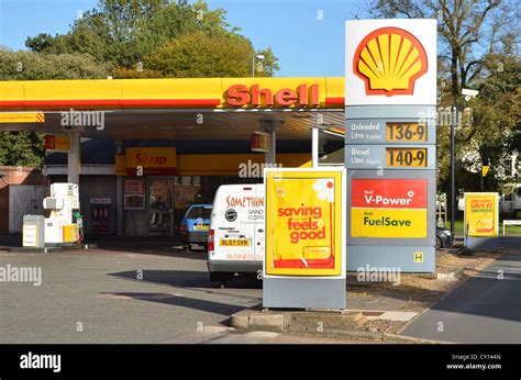 Tankstelle uk leer -Fotos und -Bildmaterial in hoher Auflösung – Alamy