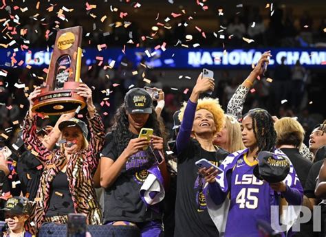 Photo: LSU defeats Iowa in the NCAA Women's Basketball Championship in Dallas - DAL2023040216 ...