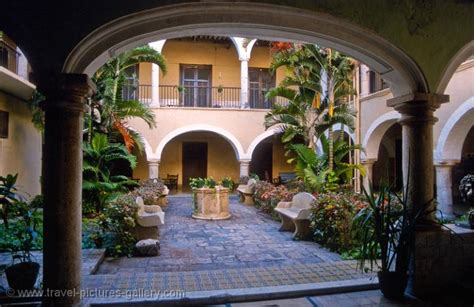 Pictures of Mexico - Merida- Campeche-0007 - Spanish colonial architecture, courtyard, Merida