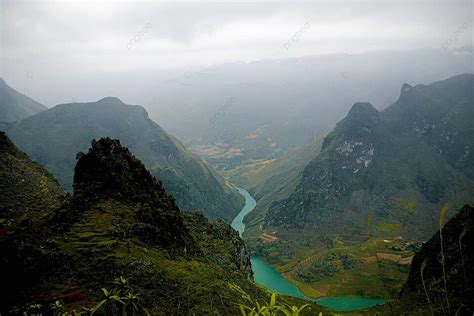 Karst Mountains Of Ha Giangvietnam Scenery Karst Misty Mountains Photo ...