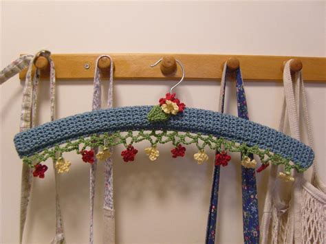 MarmaladeRose: Crochet Coat Hanger.